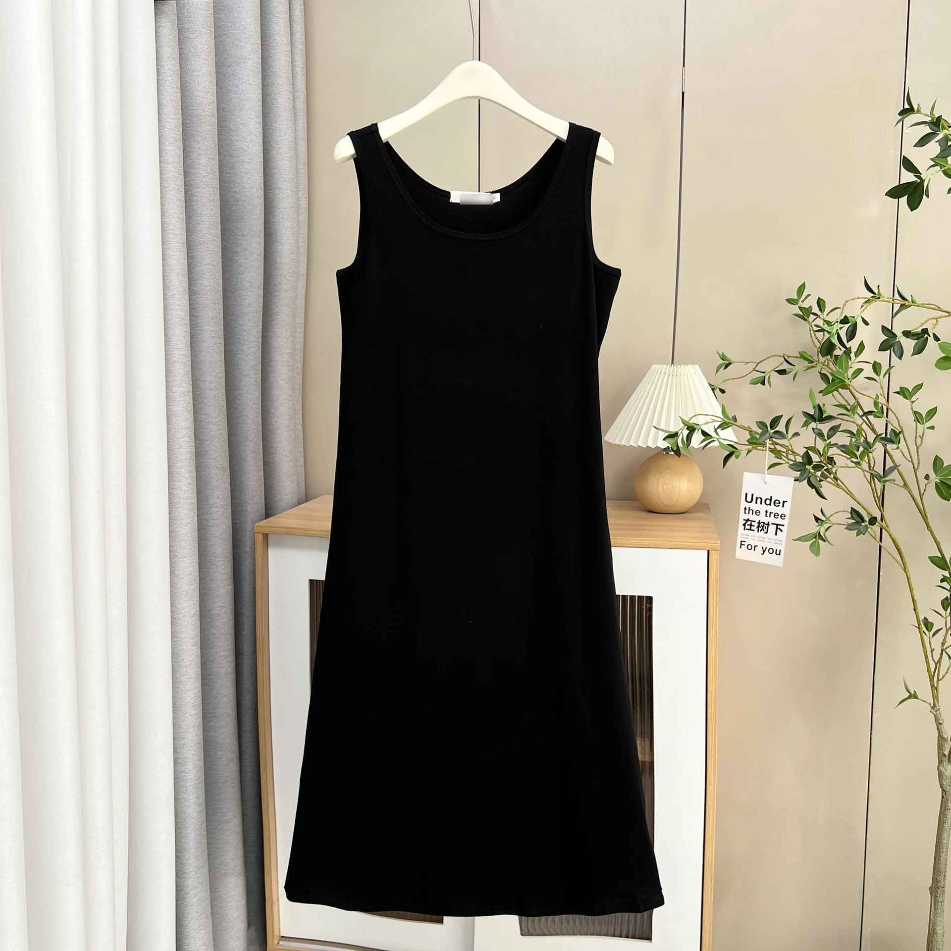 여름 새로운 플러스 사이즈 여성복 100KG 솔리드 컬러 롱 탱크 드레스 민소매 내부 Sundress 863