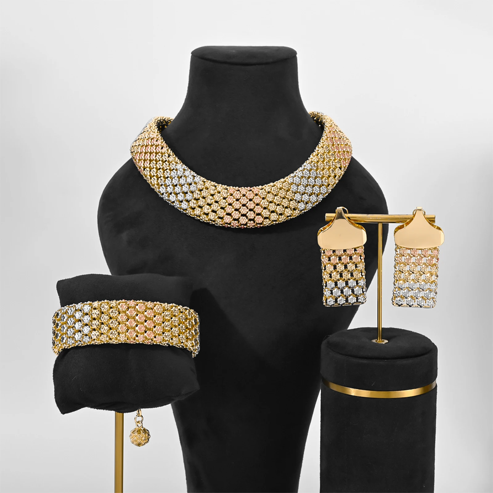 Dubai Jewelry Set Big Necklace Ethnic Style Bracelet Earrings for Women Elegant Bridal Wedding Accessories