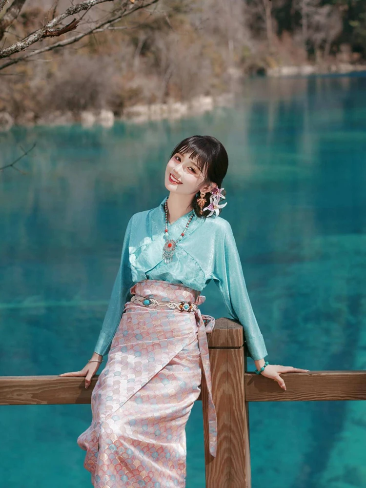 

New Ethnic Tibetan Costume Traditional Tibetan Robe Photography Clothing Travel Shoots National Photography Portrait Outfits