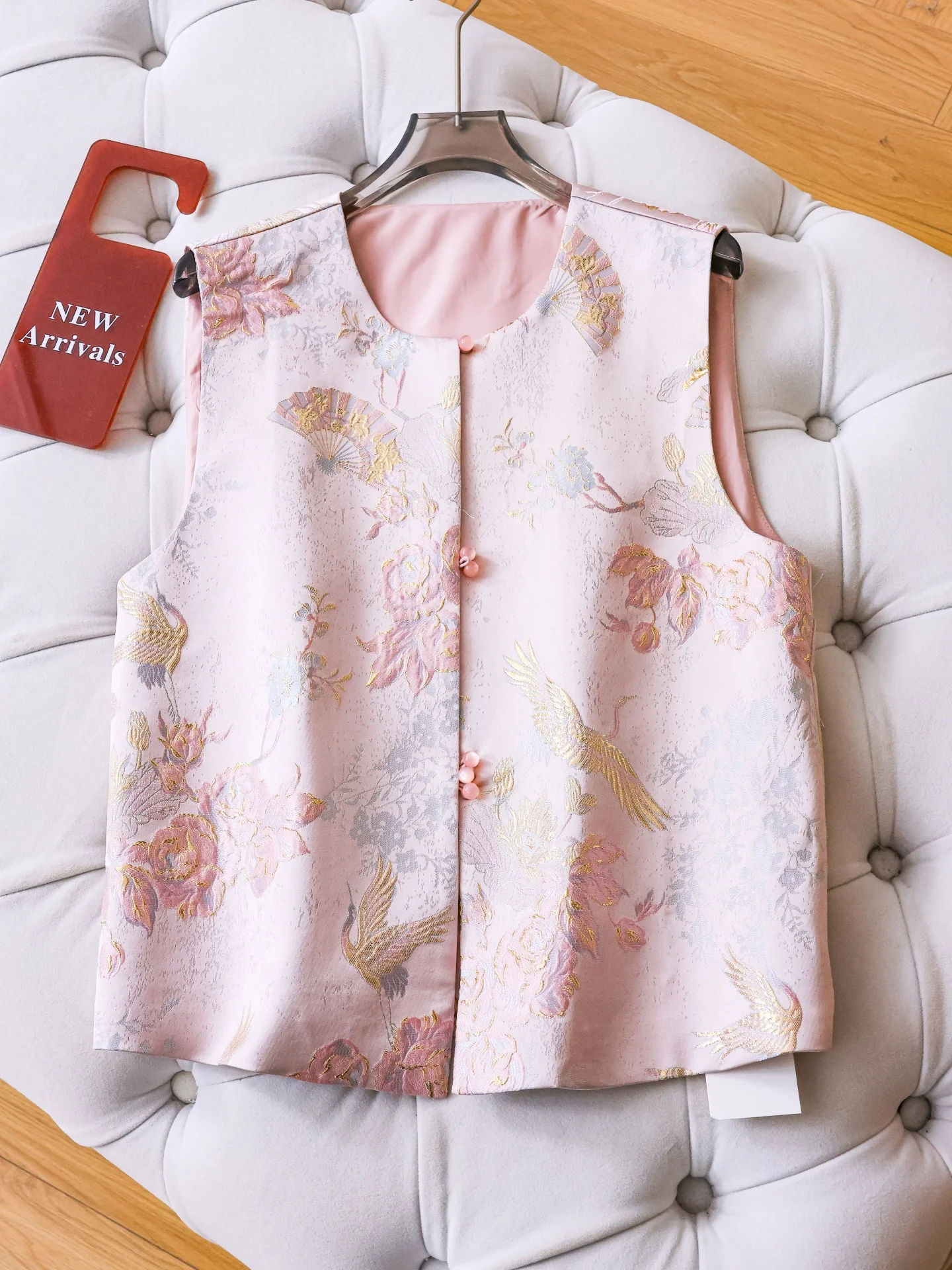 

New Chinese Style Heavy Embroidery Satin Surface Sleeveless Jacket Vintage Tang Costume Vest Women's Loose Fit round Neck Top