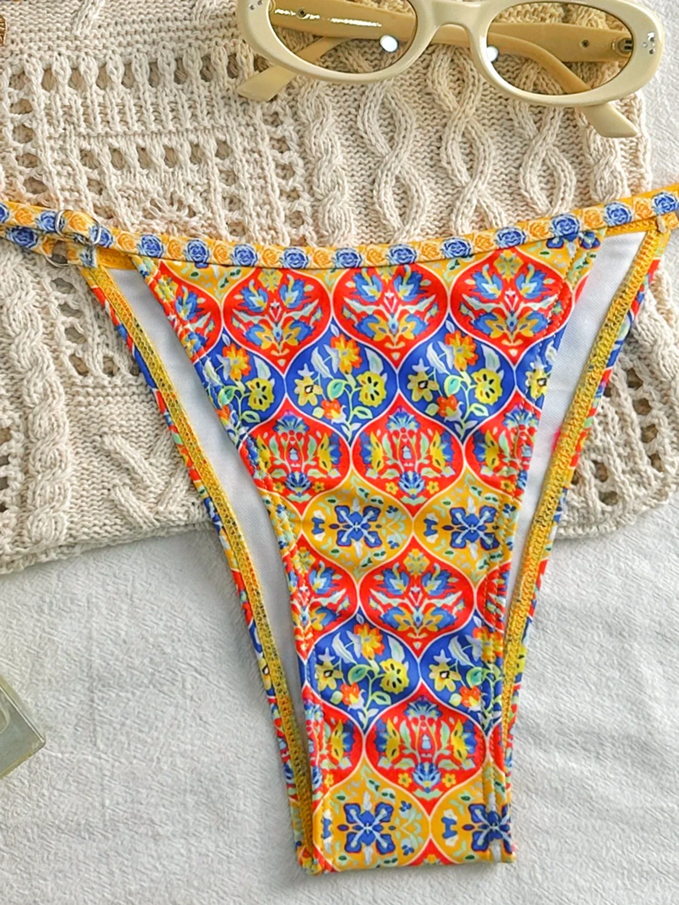 Conjunto de Bikini amarillo para mujer, traje de baño de 2 piezas con estampado Retro, traje de baño triangular con cuello Halter y espalda descubierta, traje de baño para playa 2025
