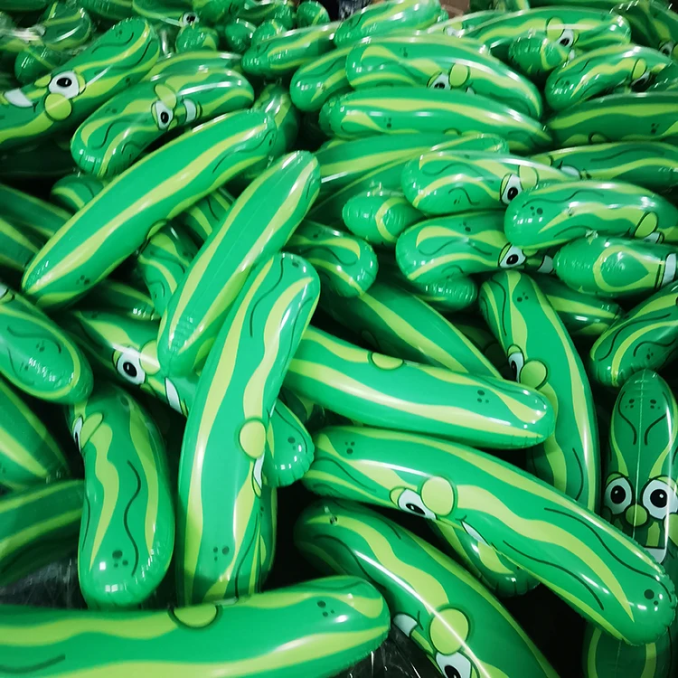 Nuovo modello gonfiabile del bastone del gioco del cetriolo gonfiabile del giocattolo dell'acqua della piscina del giocattolo gonfiabile del cetriolo