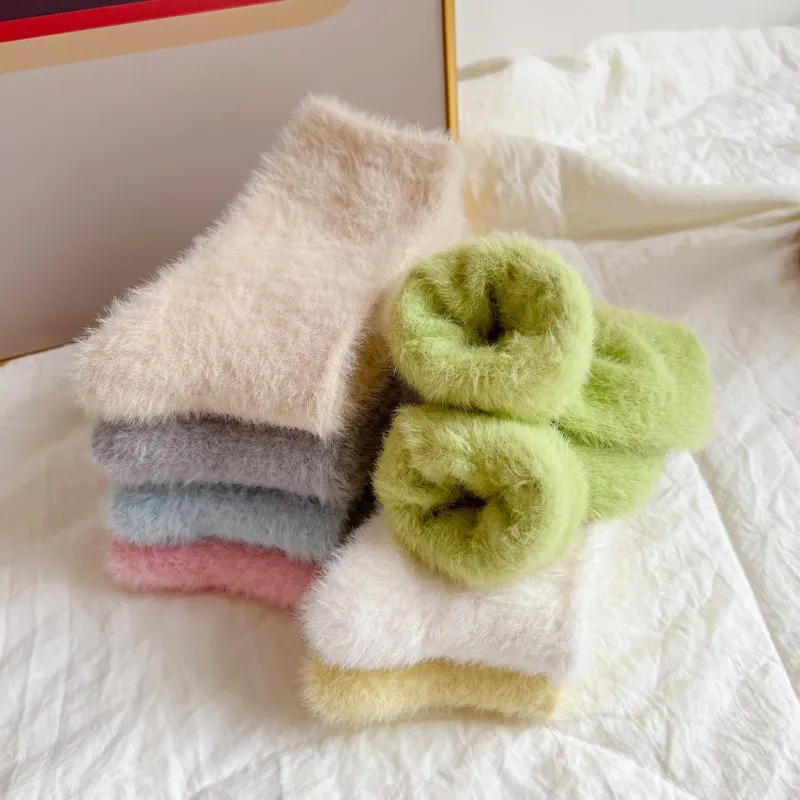 Calzini in velluto di visone per donna uomo autunno inverno addensare calzini termici caldi per dormire peluche corallo sonno peluche pavimento calzini a tubo medio