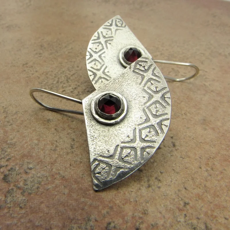 Tribal Ethnic Fan Shaped Inlaid Red Stone Crystal Earrings Boho Vintage Silver Color  Engraved Pattern Hook Earrings Women