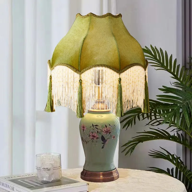 European ceramic table lamp high-end luxury retro warm American study lamp living room bedroom fringed French bedside lamp