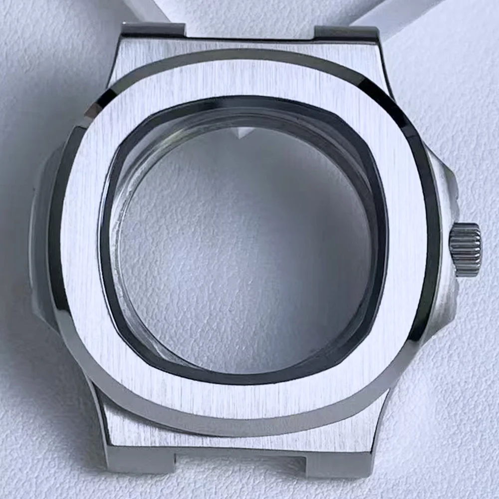 The new 40mm case is compatible with a 30.5mm dial, NH35 movement, waterproof transparent glass back cover and watch accessories