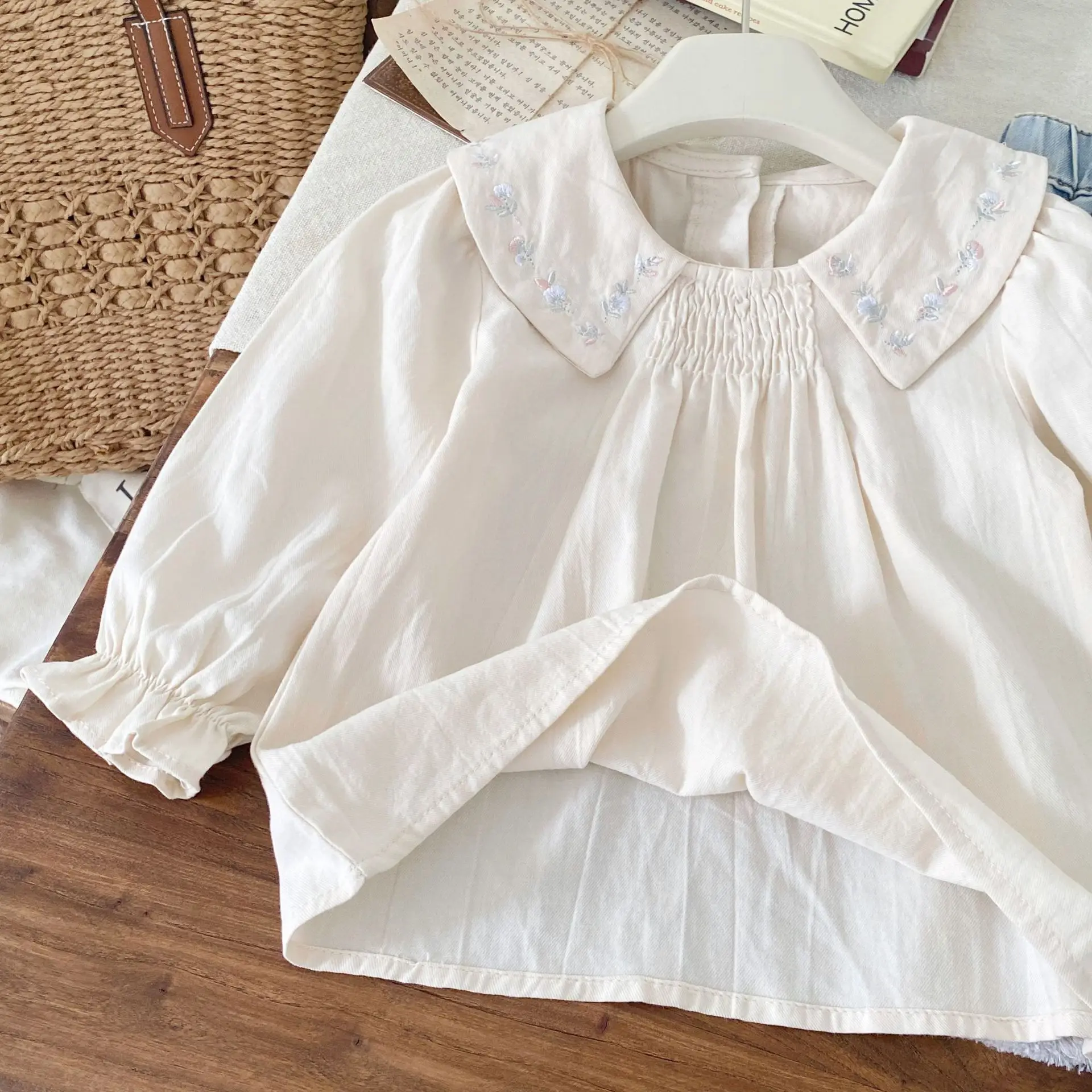 Girls' Embroidered Lapel Long Sleeved Shirt 2025 Autumn New Item, Children's Trendy Apricot Doll Shirt Versatile Top