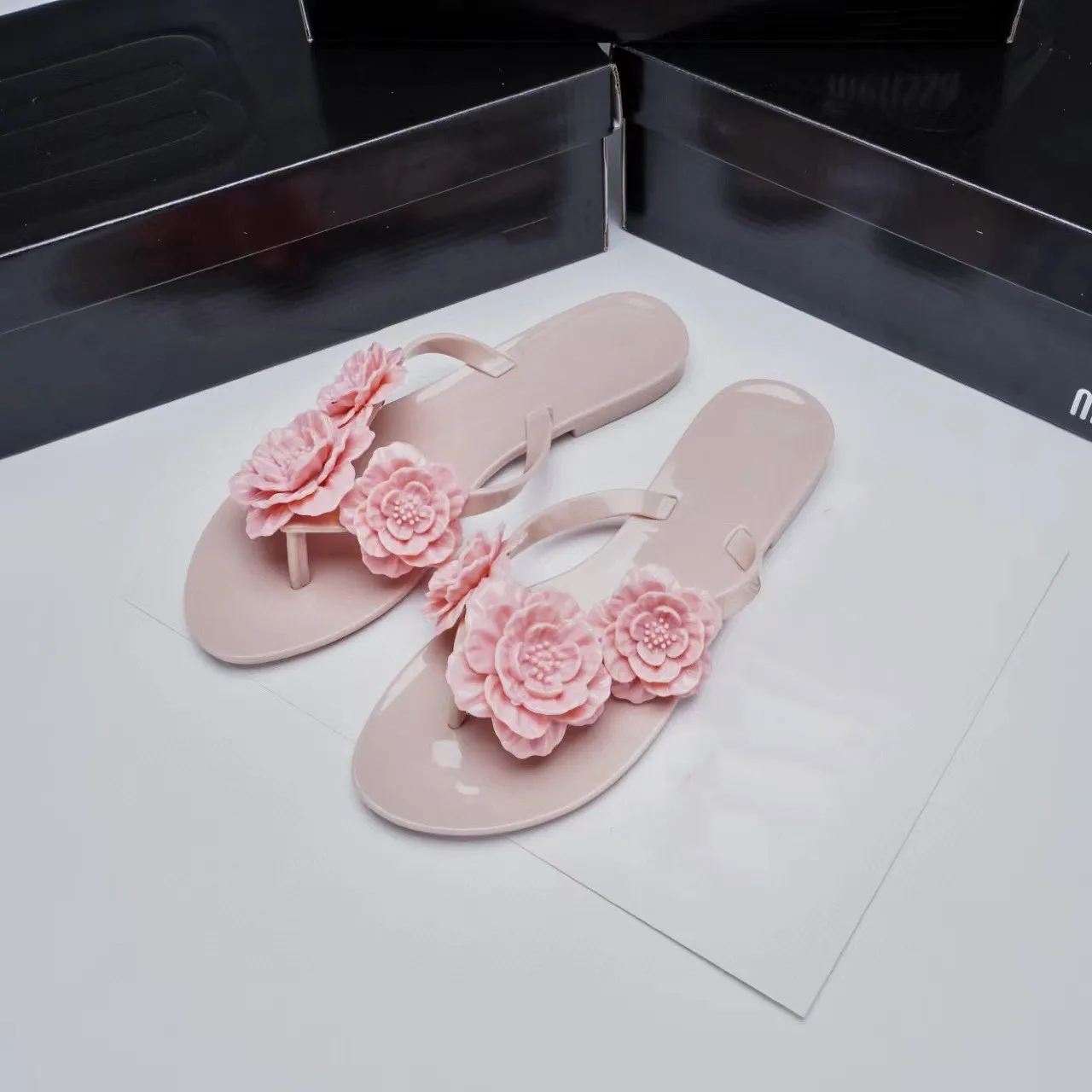 Hot Retro Fashion Summer Women Jelly Shoes Camellia flip-flops Ladies Outside Wearing Flat Beach Slippers SM233