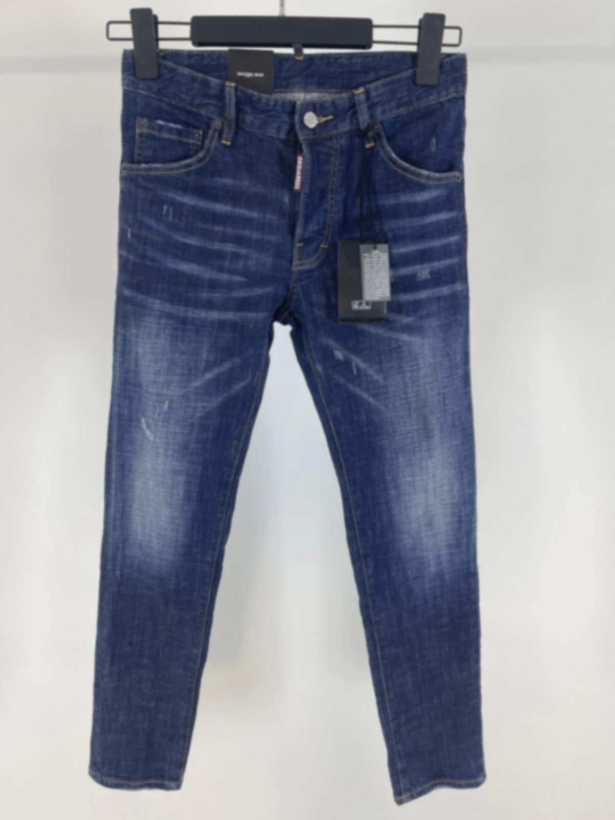 

2024 Autumn New D2 Jeans for Trendy Men, Washed, Worn, Patched, Painted, Hot Drilled, Trendy Men, Deep Blue, Small Feet