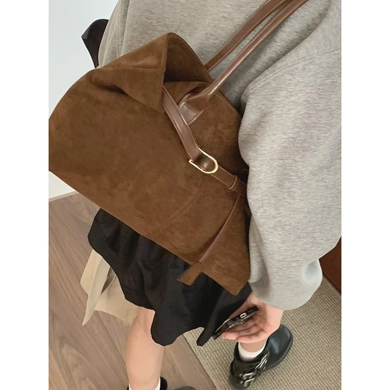 

Suede Vintage Handbag with Large Capacity for Commuting and Leisure, Simple and Versatile Women's Shoulder Bag