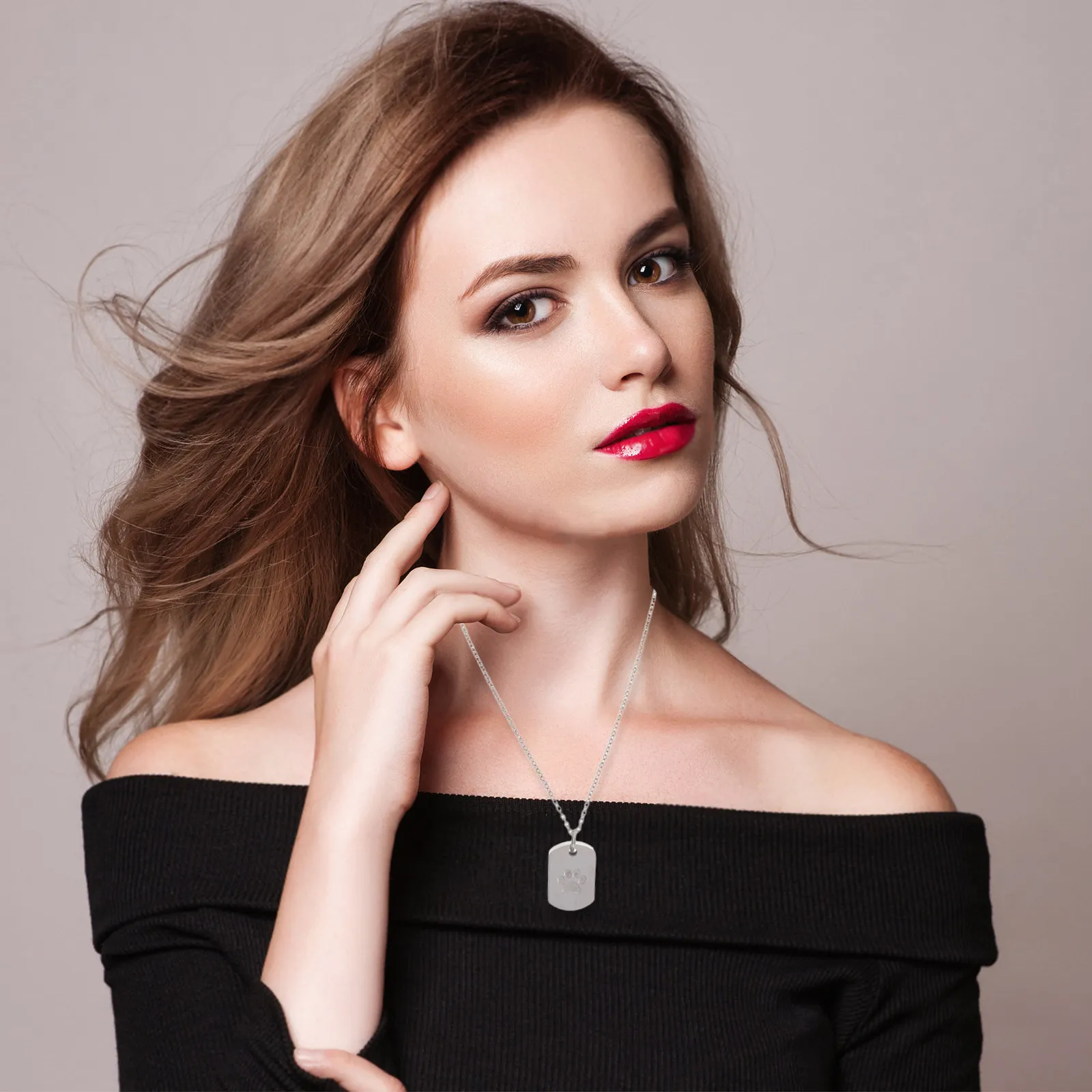 

Комплект из 2-х кулонов-урн для праха питомца: ожерелье с подвеской в виде лапы, ювелирное украшение-урна для собак, памятный сувенир для сохранения праха питомца