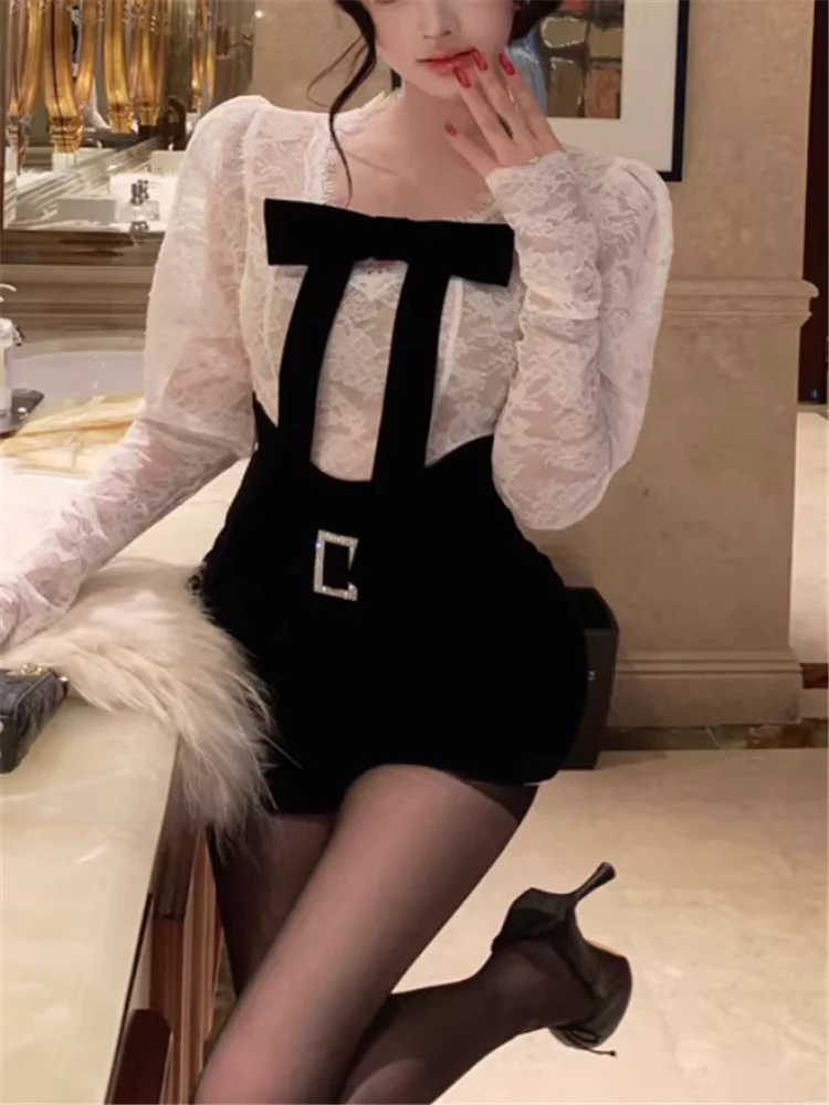 

Комплект из 2 предметов в французском стиле: мини-шорты и блузка с V-образным вырезом, черная кружевная рубашка с бантом и шорты с высокой талией, облегающие, весна 2026, новинка для модниц