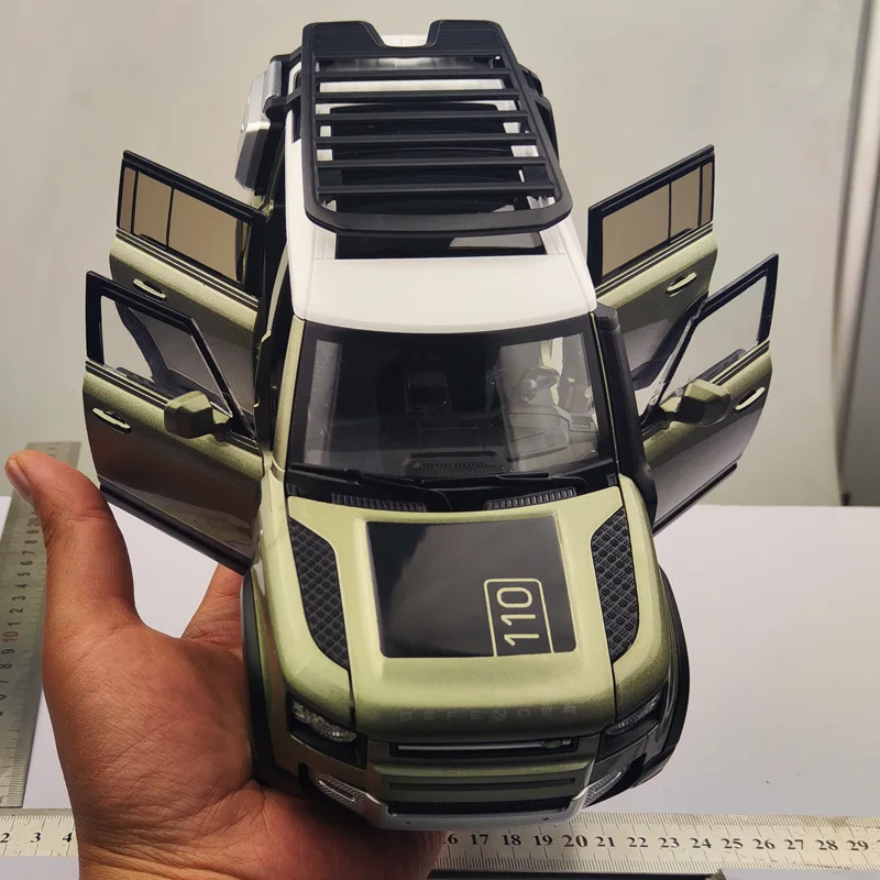 Big Size 1/18 Land Rover Defender 110 Off-road Car Model Toy Alloy Diecat SUV Model Car 7 Door Opend Toy For Boy Gift Collection