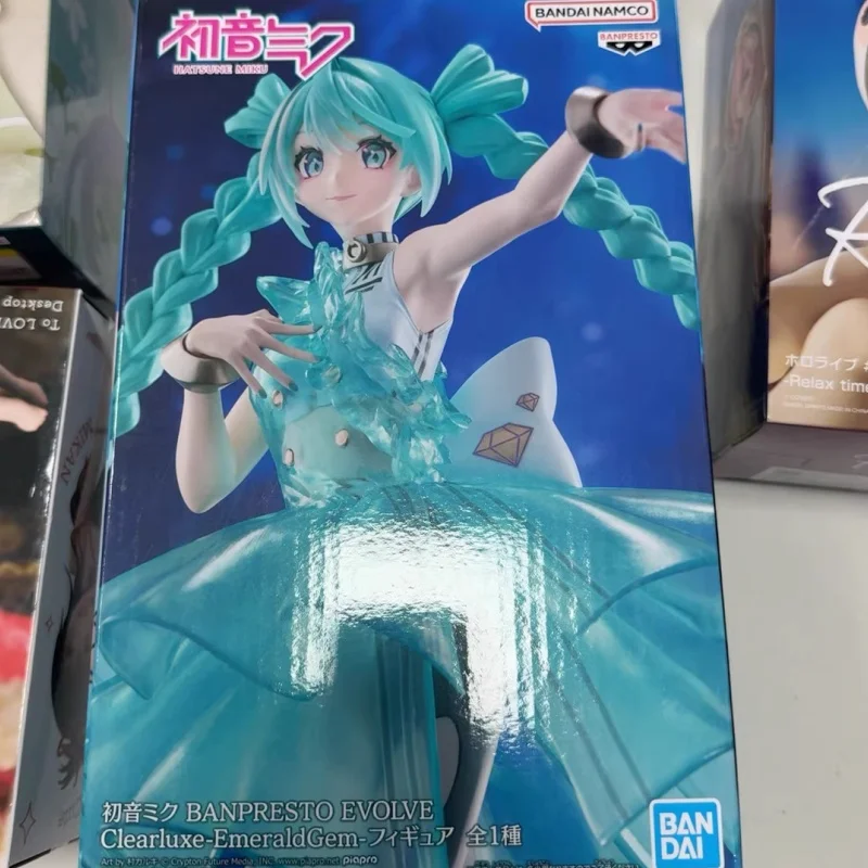 バンダイ-バンプレスト-初音ミク-エボルブ-クリアラックス-エメラルドジェムver-アニメフィギュアモデル子供向けクリスマスプレゼントコレクタブル手作りおもちゃ