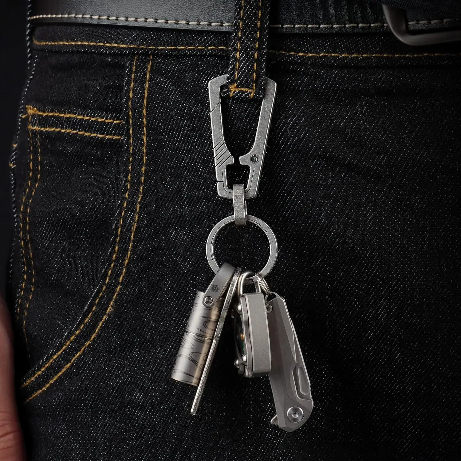 KeyUnity Quick Release EDC Keychain Clip, Titanium Carabiner Key Organizer for Men, Secure Key Ring Holder for Outdoor & Daily U