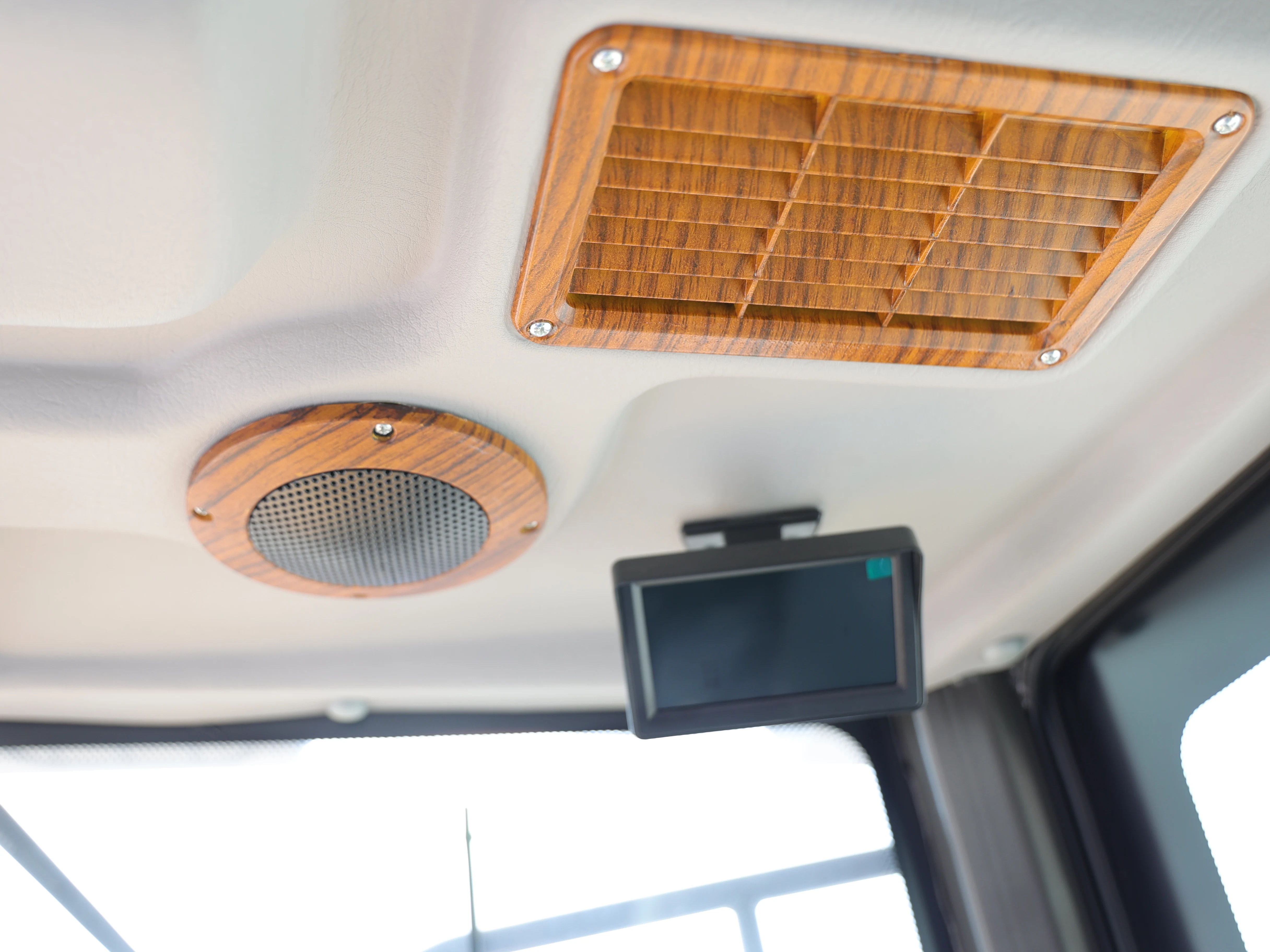 China Multifunctionele Professionele Ontwerp Mini Graaflaadmachine Cummis Motor Graaflaadcombinaties Tractor Lader Graafmachine Prijs Aangepast