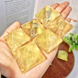 1PC High Quality Citrine Pyramid Natural Crystal Pyramid,Natural Crystal Decoration,Birthday Gift,Women Gift,Girlfriend Gift.