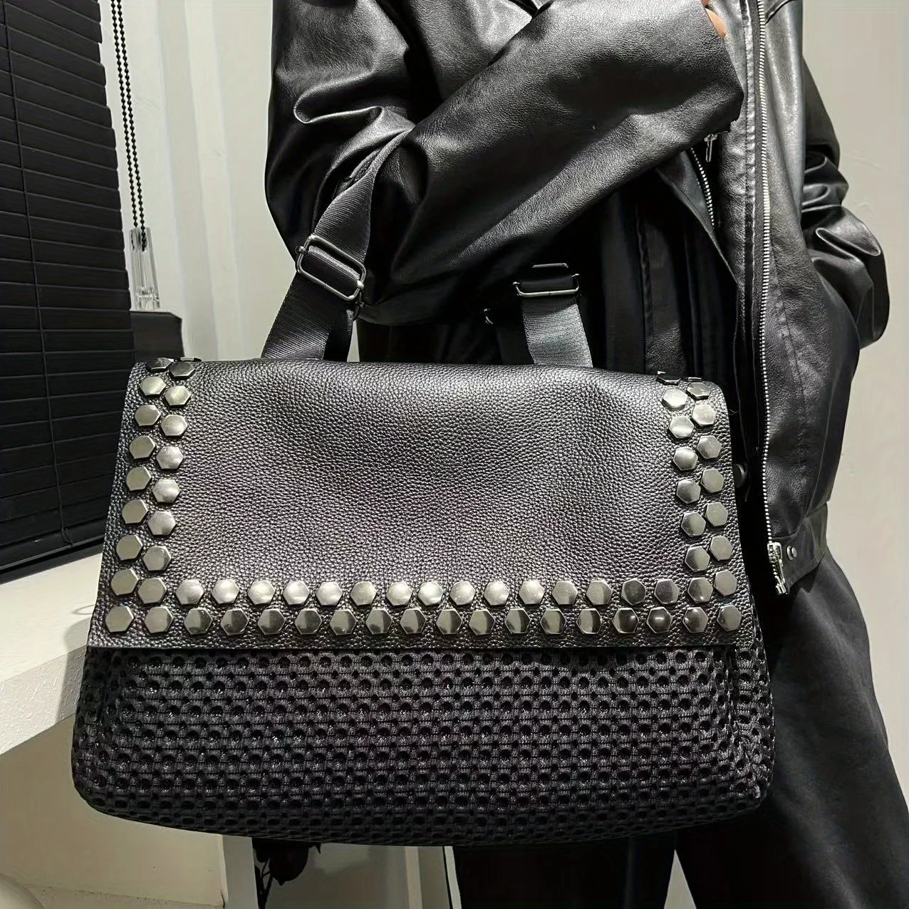 

Ladies' fashionable retro casual cool handbag, personalized Y2K spicy girl motorcycle bag, street style rivet splicing city bag