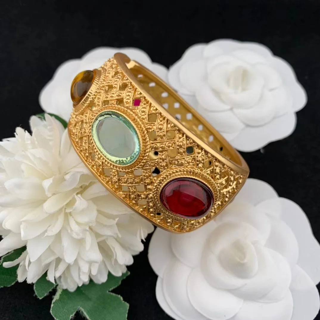 

Medieval Palace Style Retro Colored Jelly Gemstone Hollow Carved Pattern Bracelet for Women