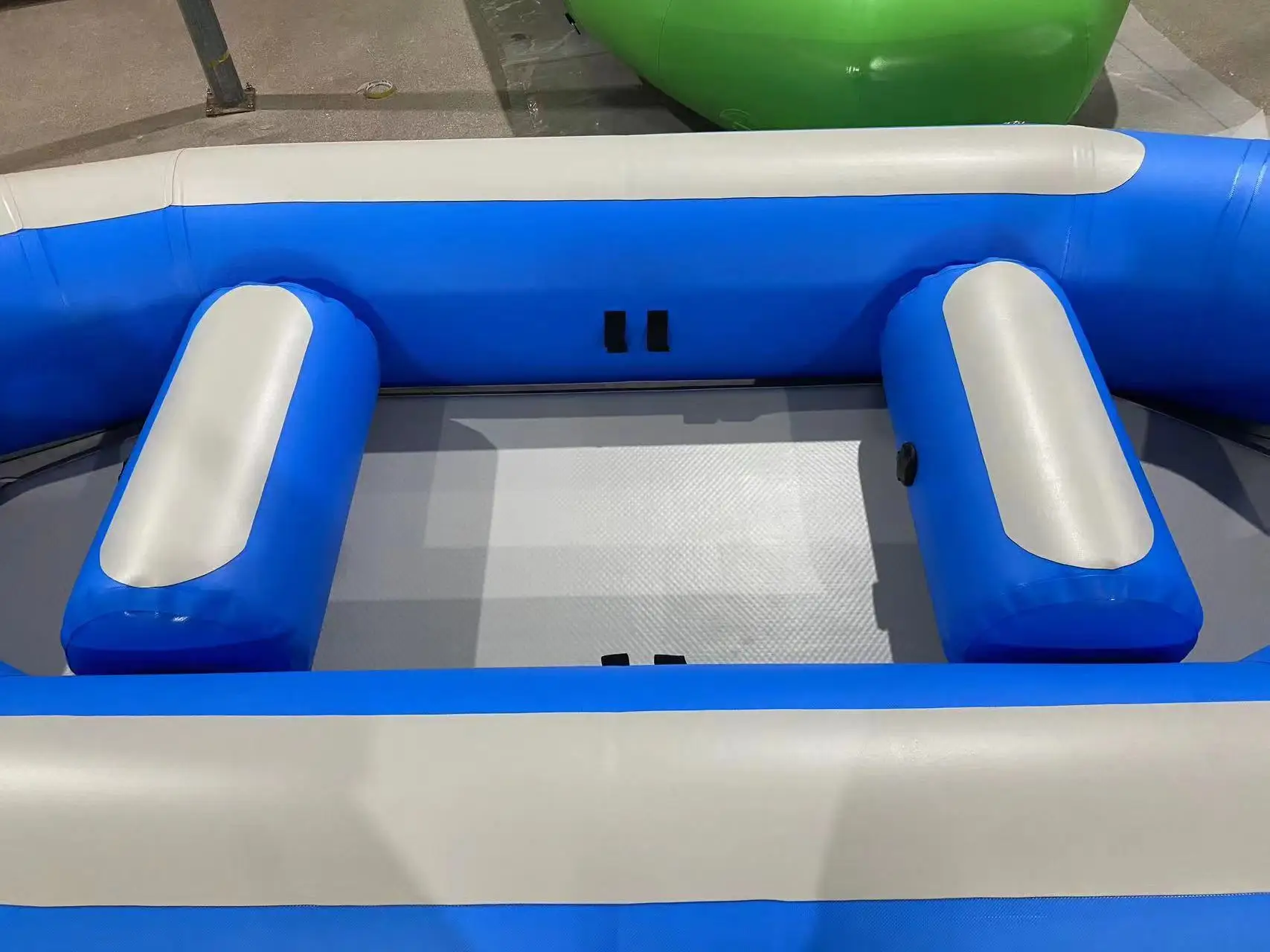 بولي كلوريد الفينيل بولي TPU مقاومة للاهتراء قوارب تجمع المياه البيضاء القابلة للنفخ نمط مخصص متكامل انفصال قطرة غرزة شعاع الطابق