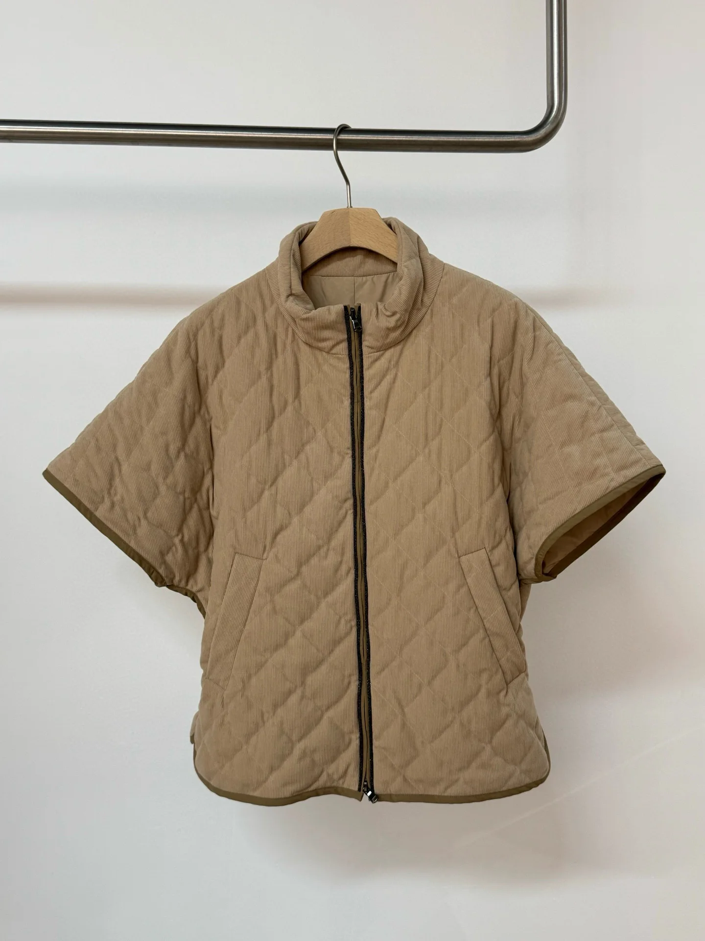 Abrigo acolchado de pana con diamantes a cuadros de ganso blanco para mujer, otoño e invierno, nuevo