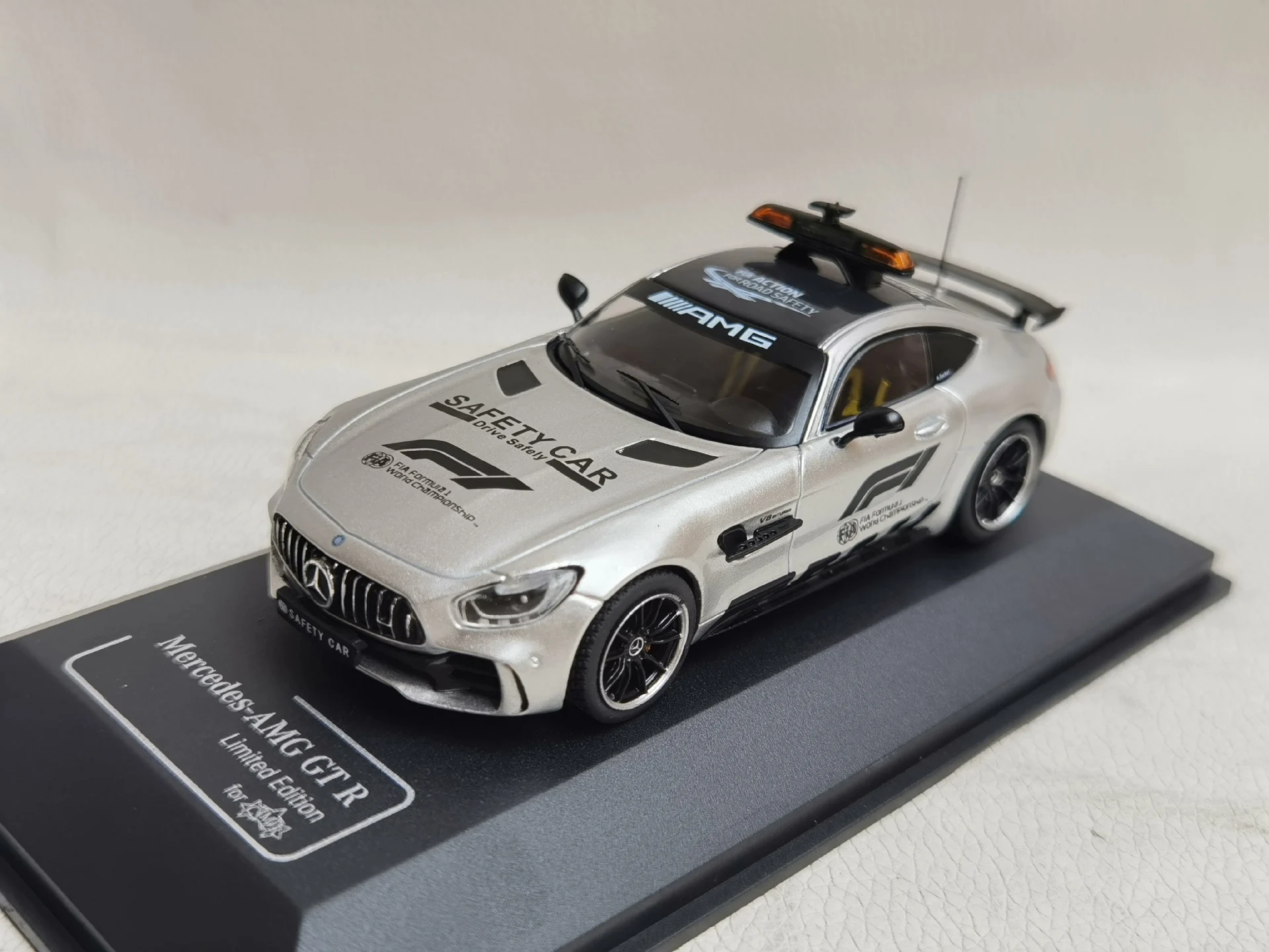 

Литой под давлением CMR масштаб 1:43 Benz AMG GT-R модель автомобиля из сплава Коллекционная игрушка в подарок сувенир дисплей орнамент