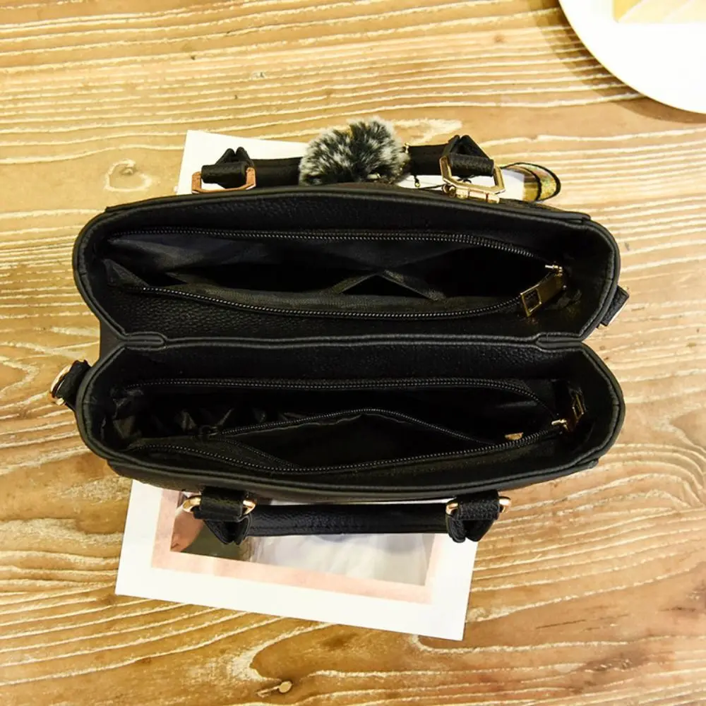 حقيبة يد نسائية جلدية عصرية مع سلسلة مفاتيح جيب مفتوح حقيبة ساعي سعة كبيرة حقيبة كتف عادية سيدة