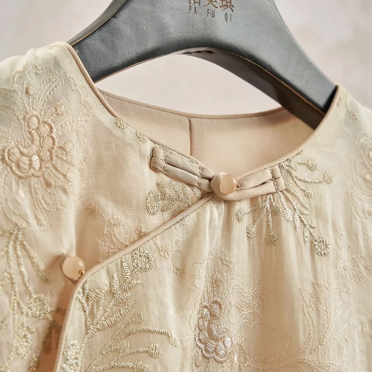 فساتين مطرزة متوسطة الطول للنساء فساتين تانغ فضفاضة من شيونغسام على الطراز الصيني العرقي