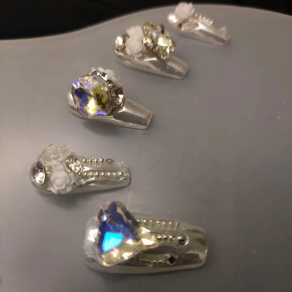 Kleurrijke Diamantpers Op Nagels Gipslijm Slijpen Spiegelpoeder Herbruikbare Smt Producten Luxueus En Sprankelend Champagne Goud