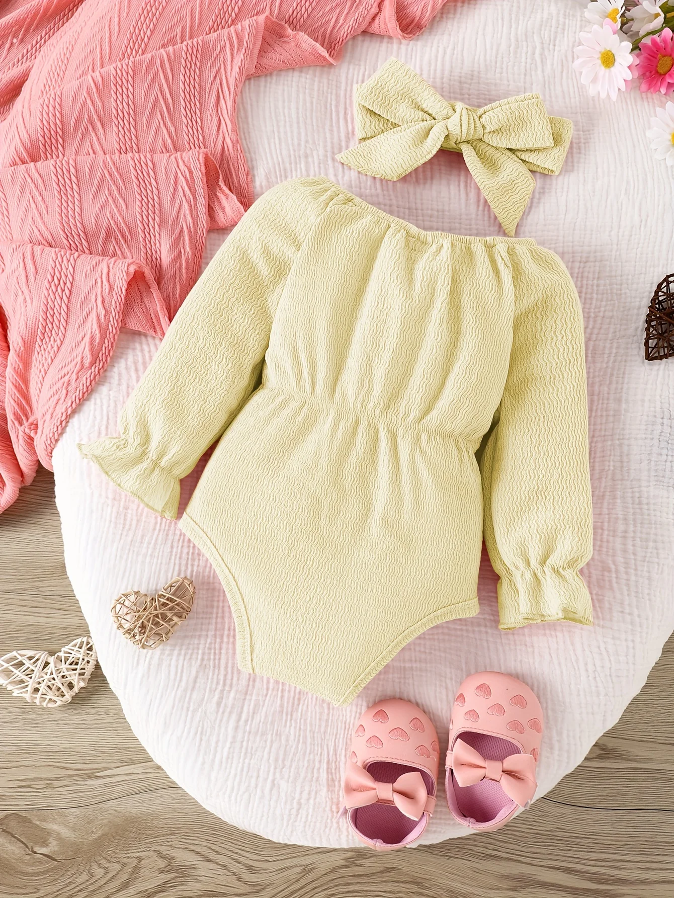 Baby  Spring and Autumn Cute Fashion Sweet Foreign Style Bow Pink Long Sleeve Onesie + Kerchief Baby Two-piece Set