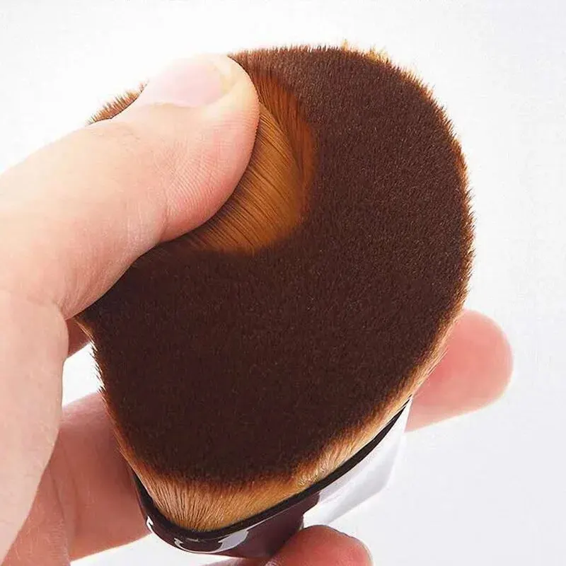 Powder Foundation Brush Petal Flat Head Seamless Smear-proof Makeup Makeup Brush Portable Concealer Powder Foundation Brush Beau