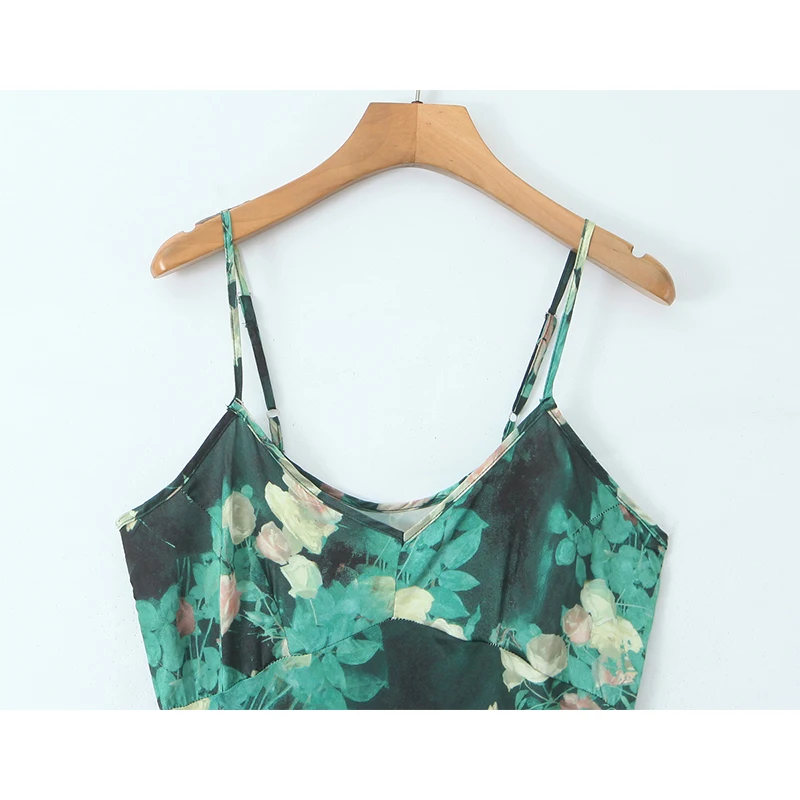 เดรสลายดอกไม้สีเขียวแบบสายเดี่ยวเซ็กซี่สำหรับฤดูร้อน ผู้หญิง สง่างาม ทรงเอไลน์ ความยาวปานกลาง คอวี สไตล์ลำลอง เซ็กซี่ เหมาะสำหรับวันพักผ่อน รุ่น 2026