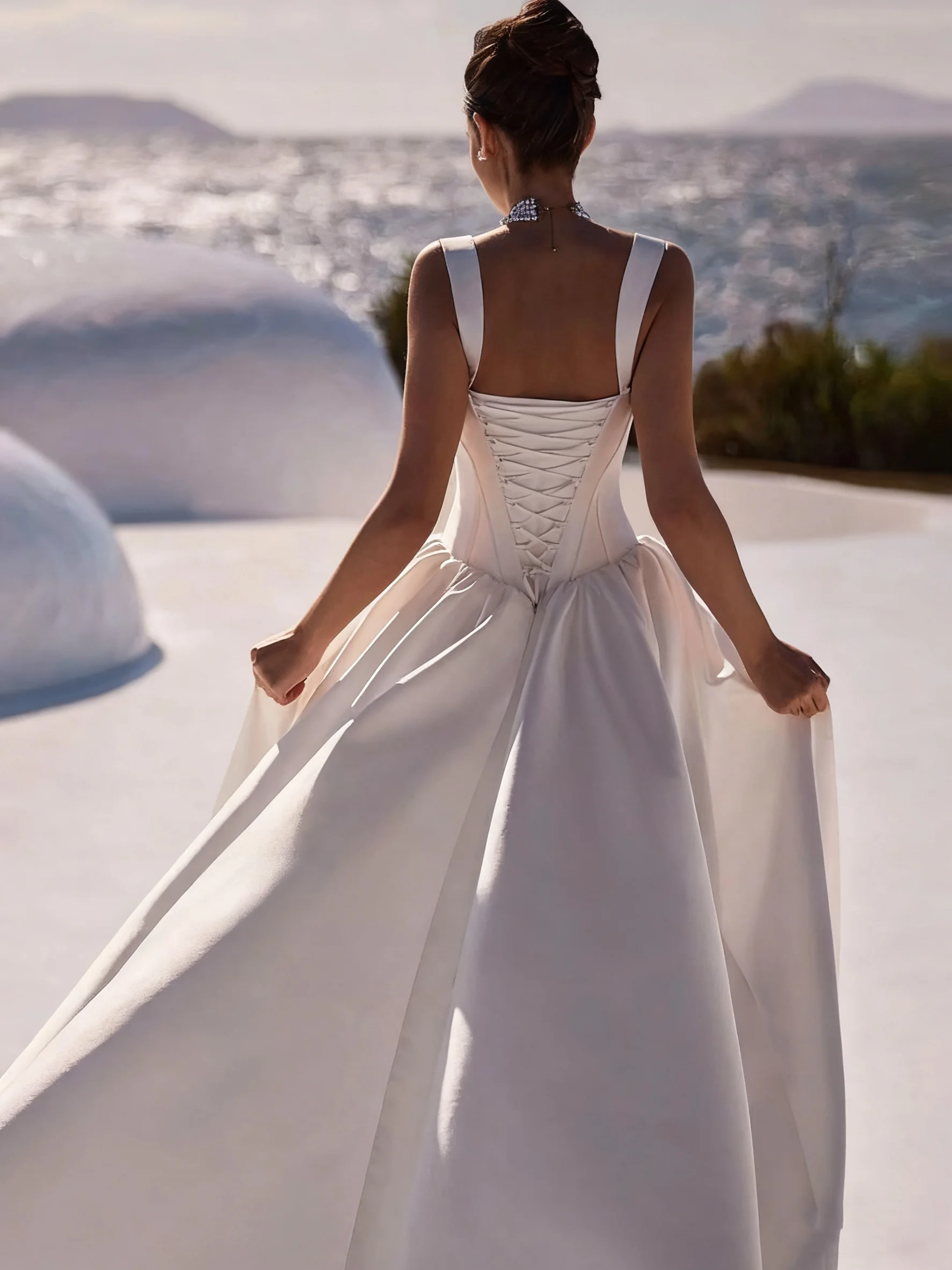 Vestido de novia de satén con escote en forma de corazón de lujo, vestido de baile con corsé ajustado y tirantes finos, vestido de novia elegante personalizado para ceremonia de boda