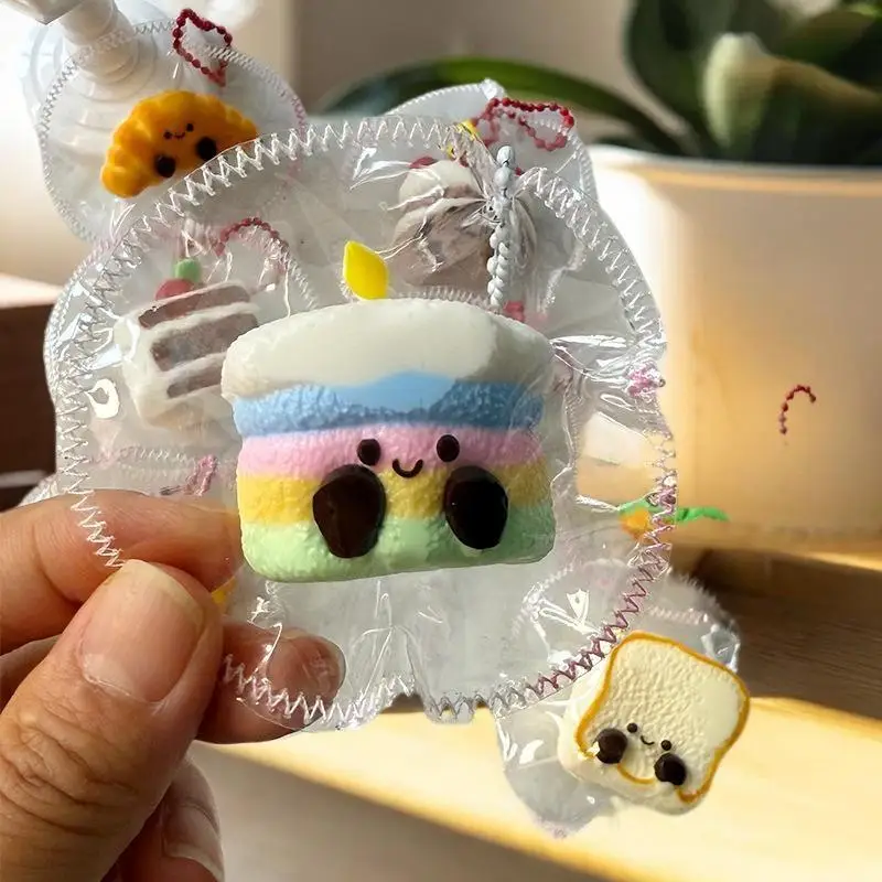 Aangename simulatie broodknijpspeelgoed, cartoon siliconen stressverminderer Leuke mini-rebound langzaam speelgoedgeschenken