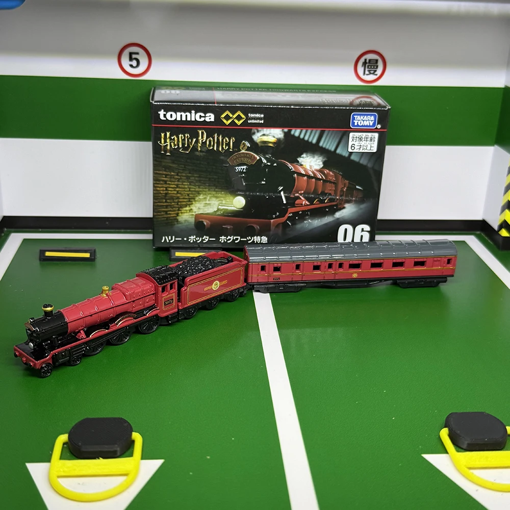 

Tomy Tomica Premium Unlimited 06 Harry Potter Hogwarts express Die Casting Static Alloy Car Mode Collection