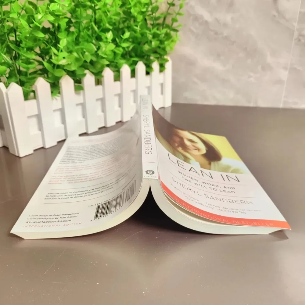 Lean in: Women Work and The Will To Lead By Sheryl Sandberg | #1 New York Times Bestseller | A Guide for Women in The Workplace