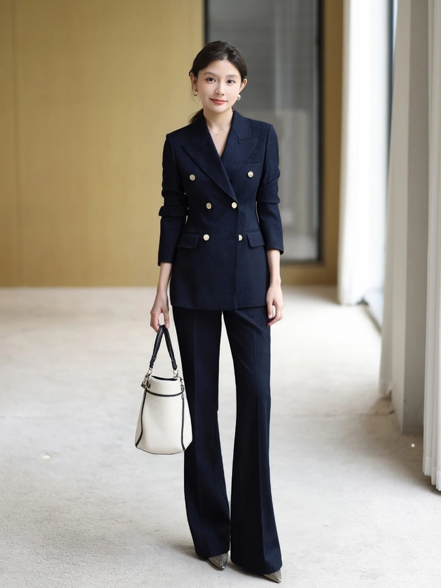 

Элегантный приталенный синий костюм для женщин: роскошный комплект с металлической пряжкой, формальный топ, брюки прямого кроя, профессиональный пиджак, деловая одежда