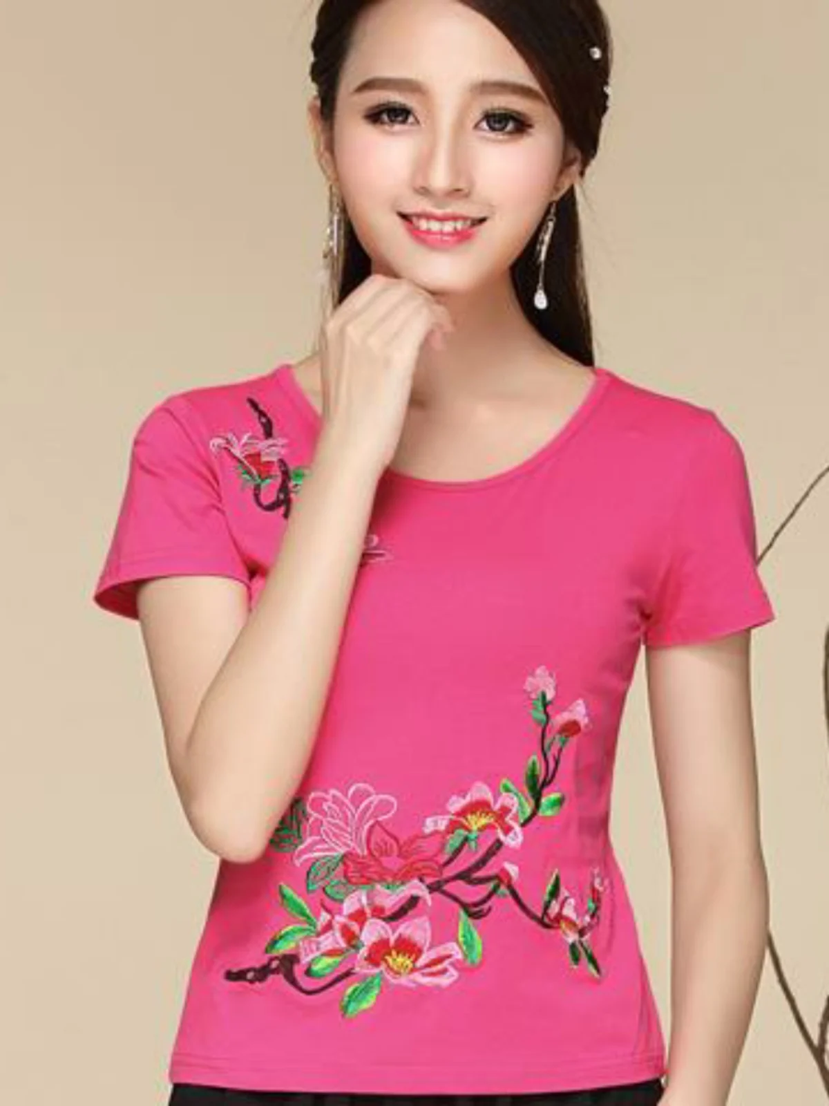 T-shirt in Cotone Ricamato da Donna, Nuovo Design Retrò Estivo, Maglietta Base Versatile per Uso Quotidiano