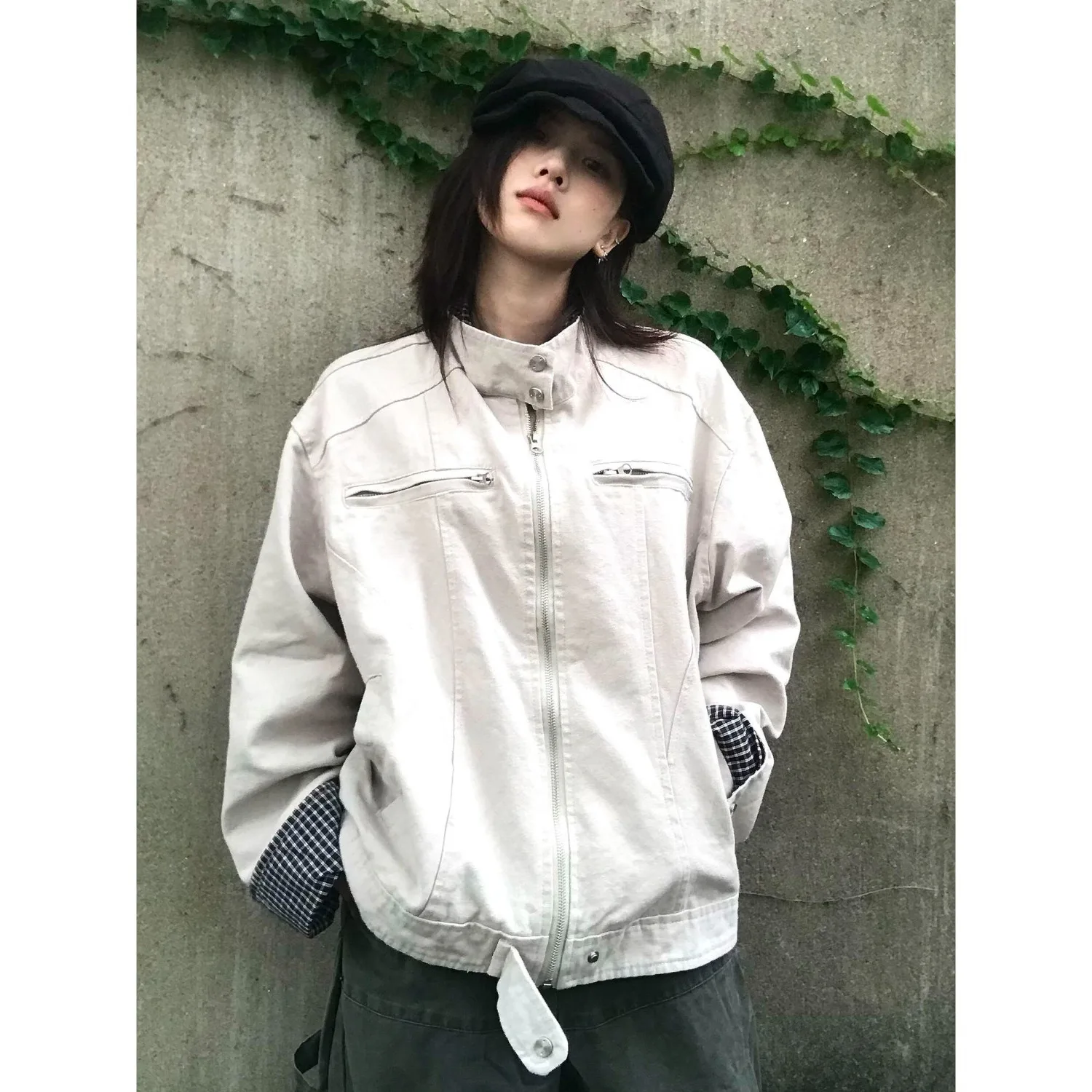 

Женская куртка-пальто 2026: Новая весенне-осенняя модель в винтажном стиле, с клетчатыми вставками, свободного кроя, повседневная, с отложным воротником, в стиле карго.