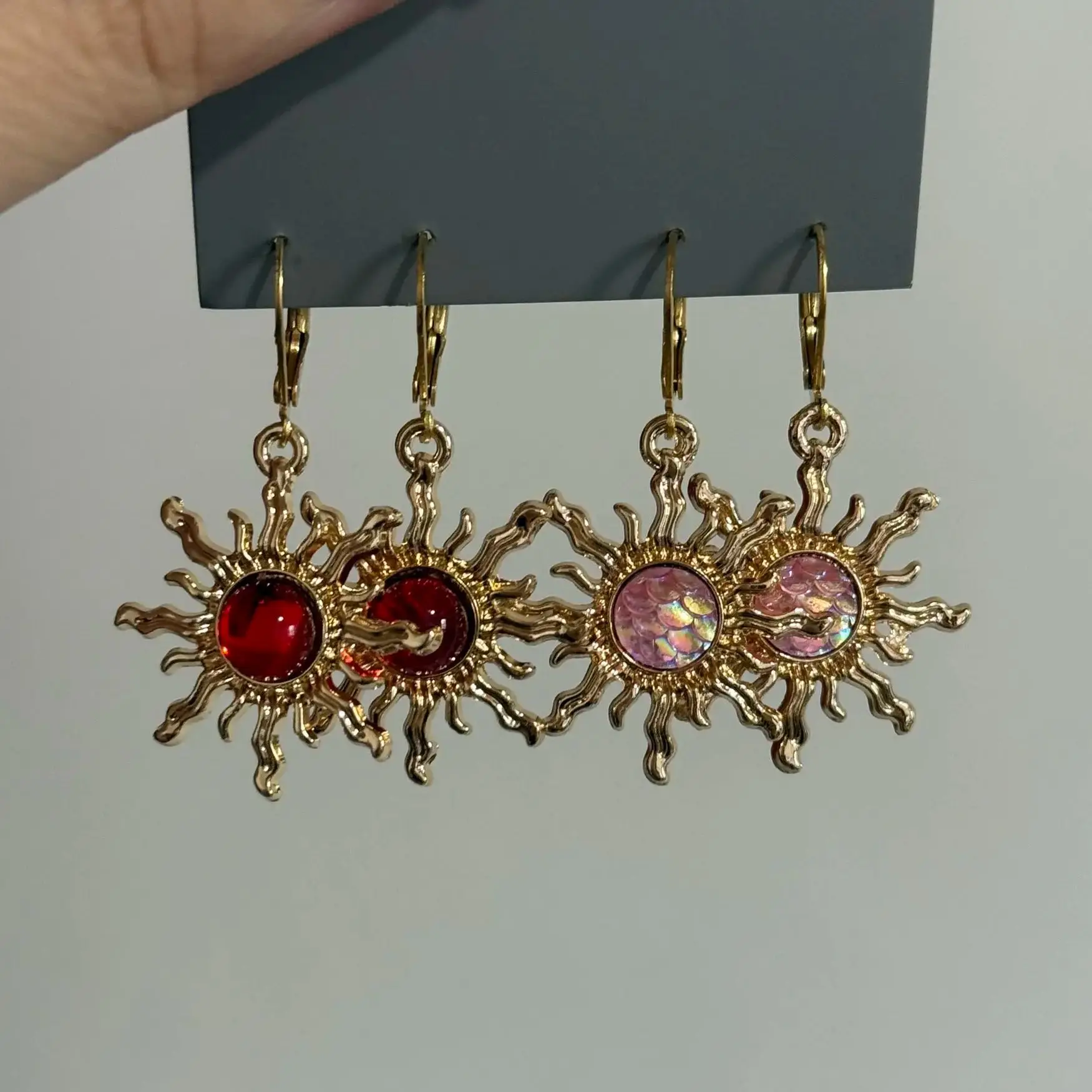 Vintage Personality Elegant Sun Flower hoop Earrings for Women New Trend Girl Classic Party Wedding Pendant Charm Jewelry Gift