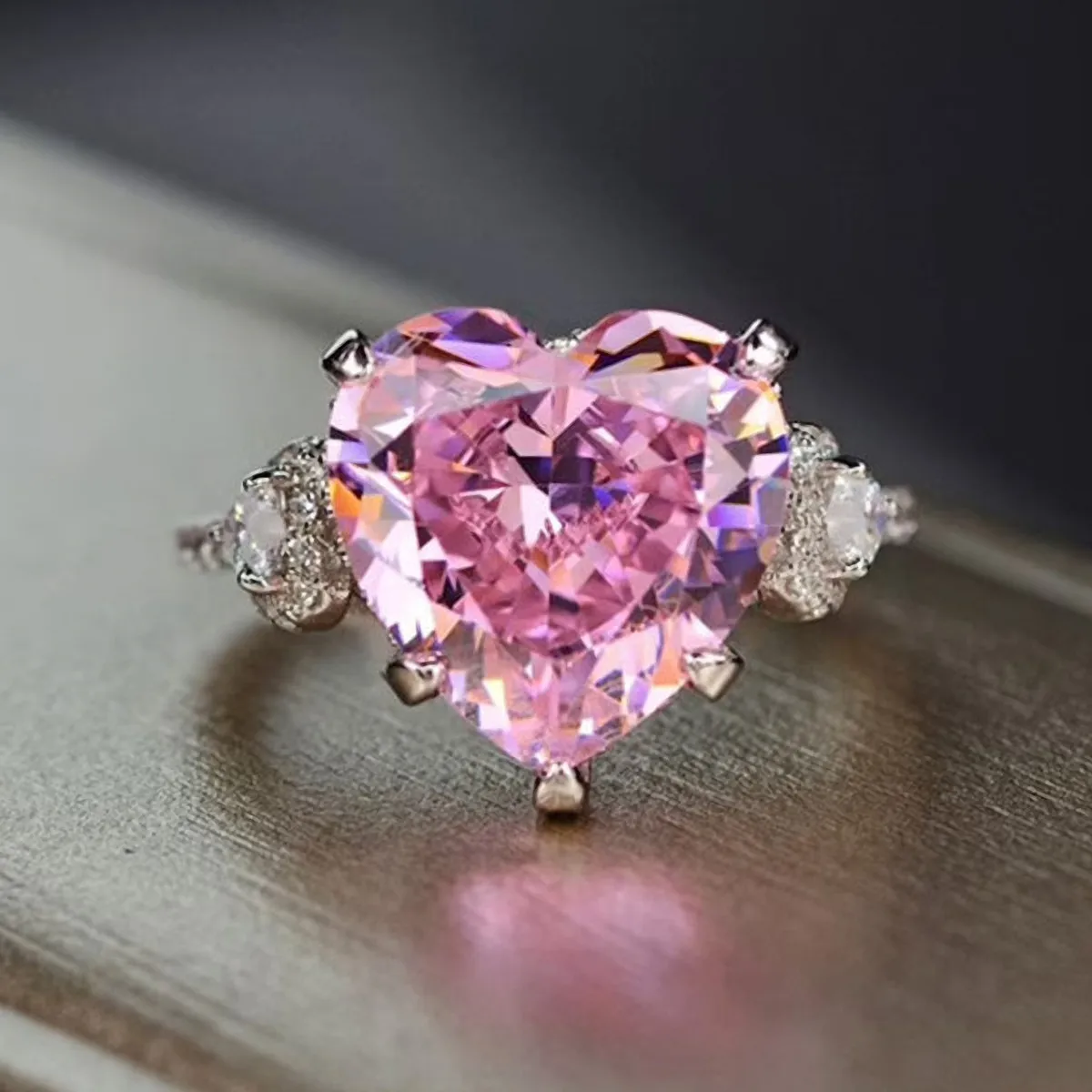 New Heart Pink Rings Claw Design Zircon Crystal Rings for Women Wedding Jewelry Accessories anillos mujer