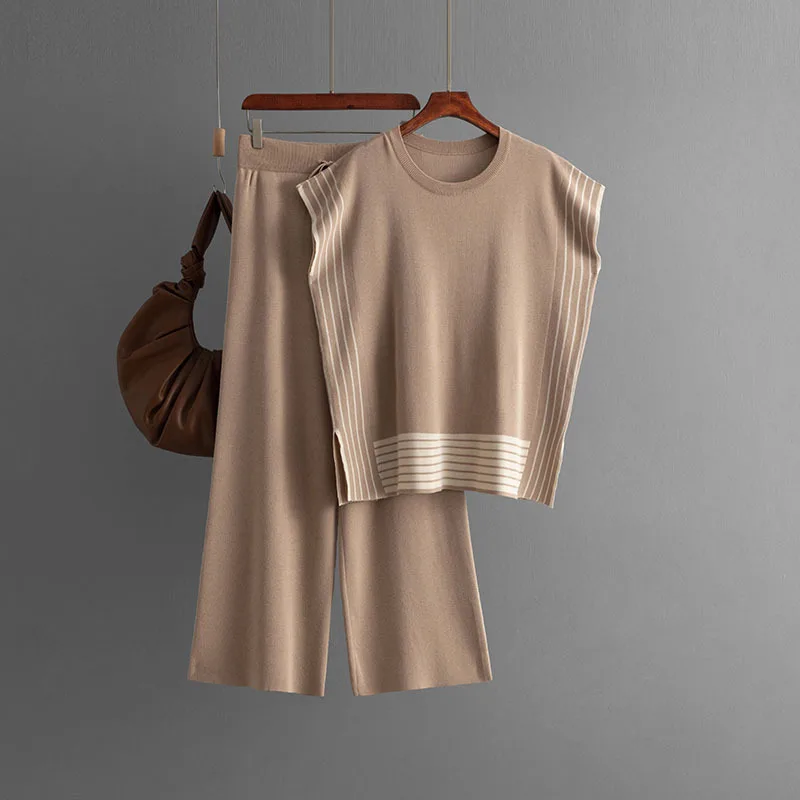 レディース2ピースセット　ニット outfits　ニットストライプトップ　ストレートワイドレッグパンツスーツ　ラウンドカラーニットウェアアンサンブル　サマー2025