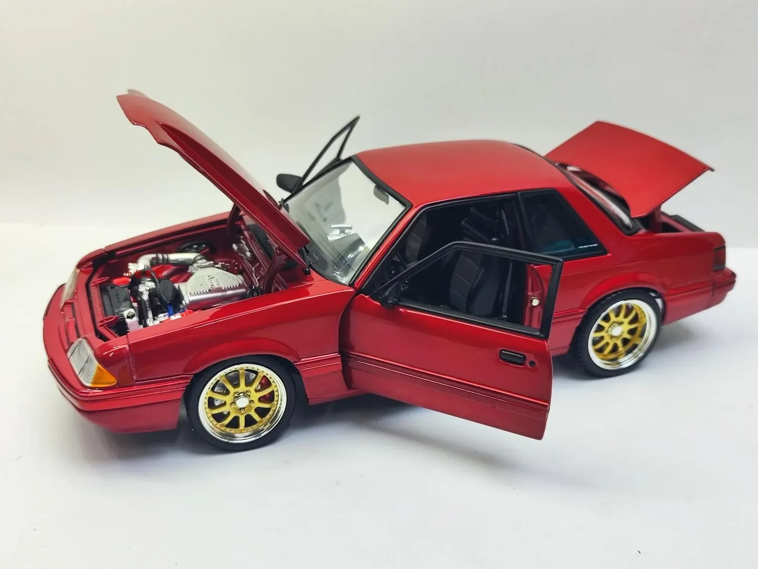 GMP 1:18 1990 Ford Mustang como se muestra en la imagen modelo de coche de aleación coleccionable