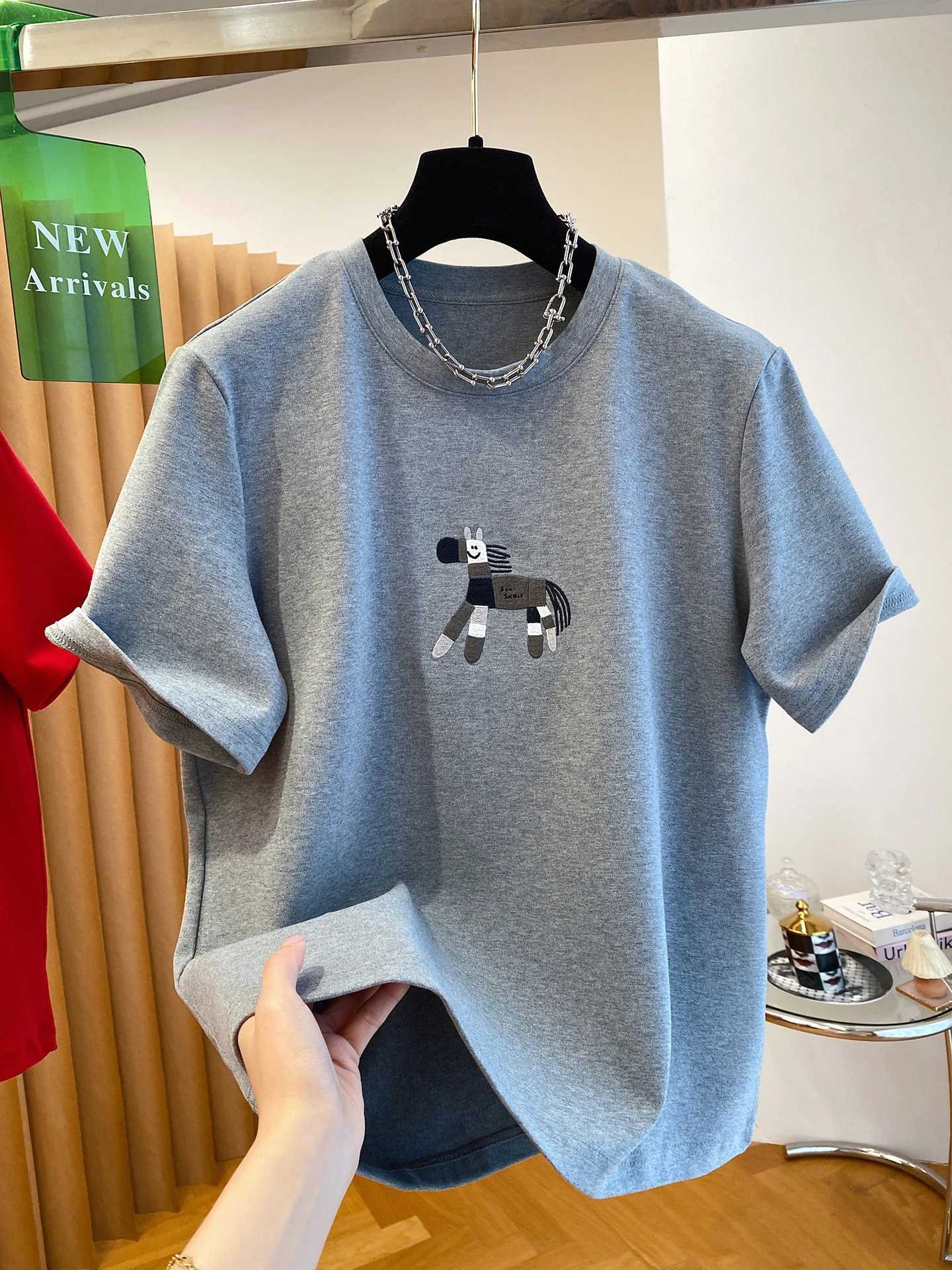 

Red Year Embroidered Short Sleeve T-Shirt Women's Loose Fit Thermal Inner Wear Vintage Style Casual Long Sleeve Top