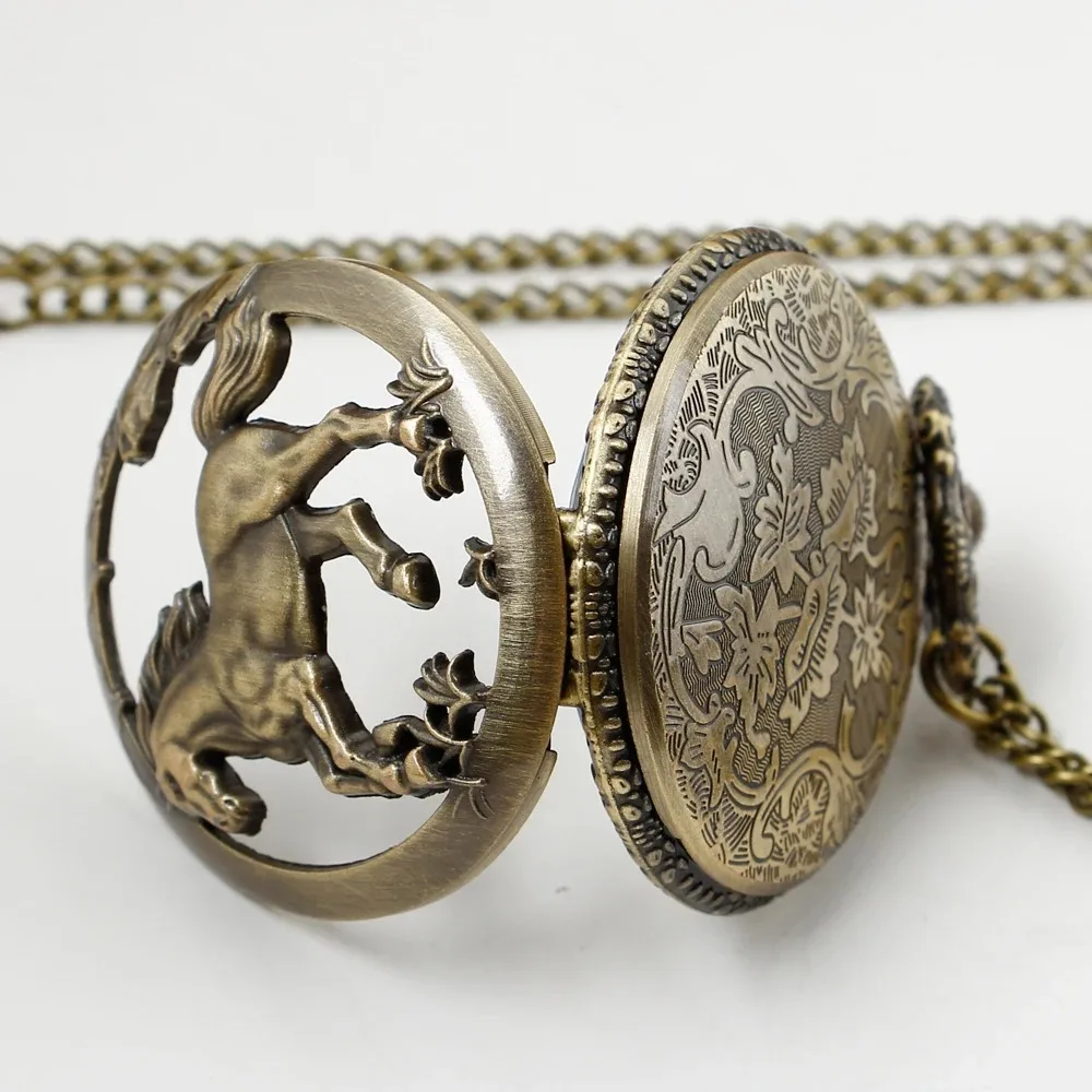 アンティーク動物シリーズレーシング中空クォーツ懐中時計ヴィンテージダイヤルチェーンネックレスペンダントジュエリー時計フェスティバルギフト