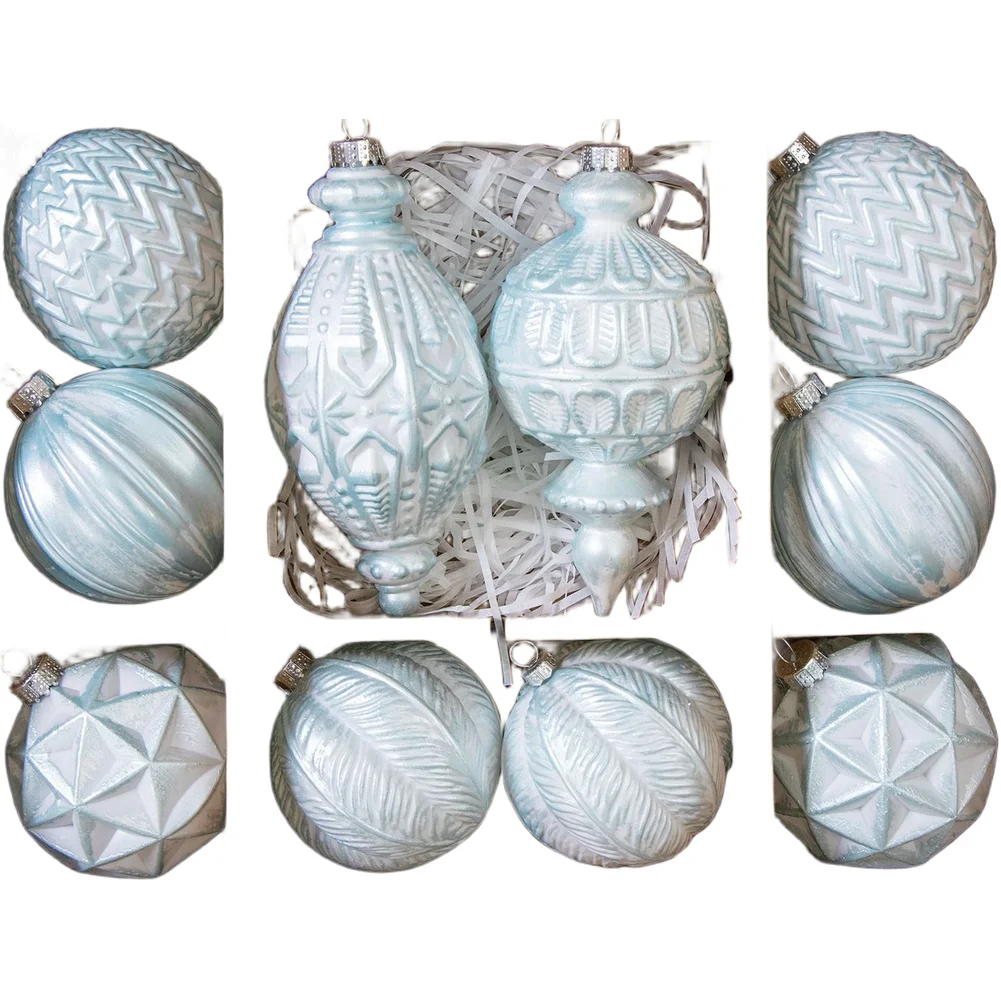 Plastic Baubles Gold Christmas Ornaments Hand-painted Designs Classic Style Intricate Details Lightweight Material