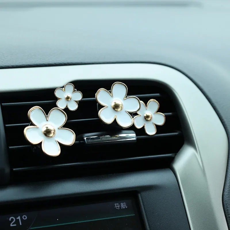 Daisy Car Air Outlet Perfume Clip Cute Mini Flower Aromatherapy Creative Car Interior Decoration Air Freshener Accessories