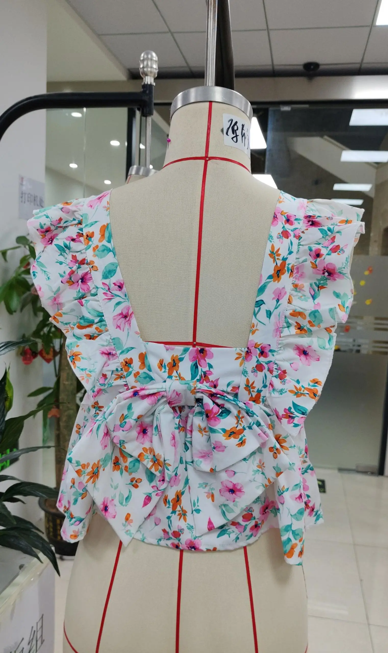 Women's Summer Ruffle Flutter Sleeves Tank Tops Square Neck Chic Floral Print Ruched Cropped Vest Streetwear