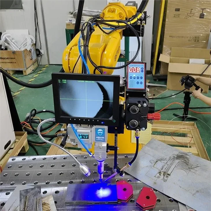 Saldatrice laser a fibra robot CRP per robot di saldatura CNC Saldatrice laser 3D robot ESTUN per tubi in acciaio inossidabile