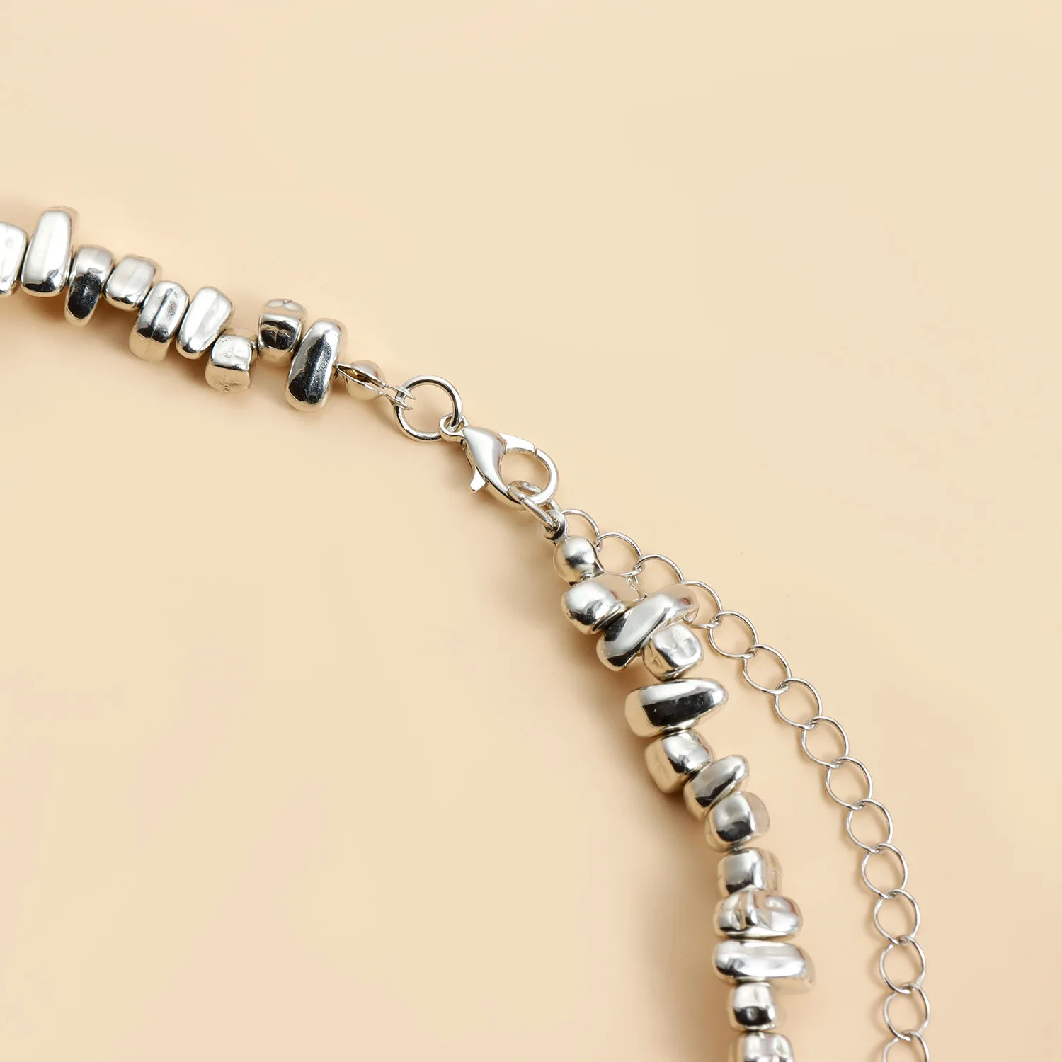 Nuevo Gargantilla con borlas de corazón Y2K, collar de aleación con cuentas irregulares, diseño de Metal, joyería